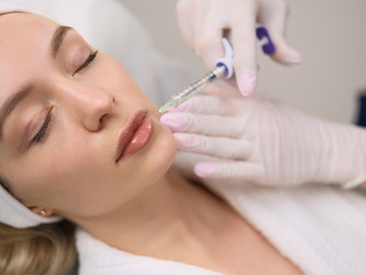 Ін’єкції краси та нитковий ліфтинг у Києві