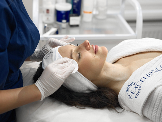 Косметологія / Догляд за тілом та обличчям